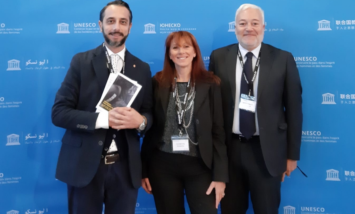 3C21C056-4FA9-4476-8C06-0BBF863BB84F