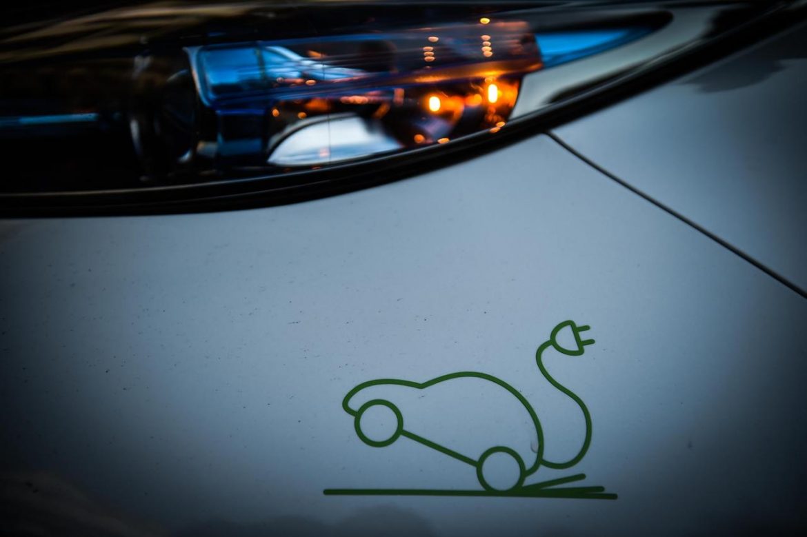 auto_elettrica_didegno_Fg.jpg