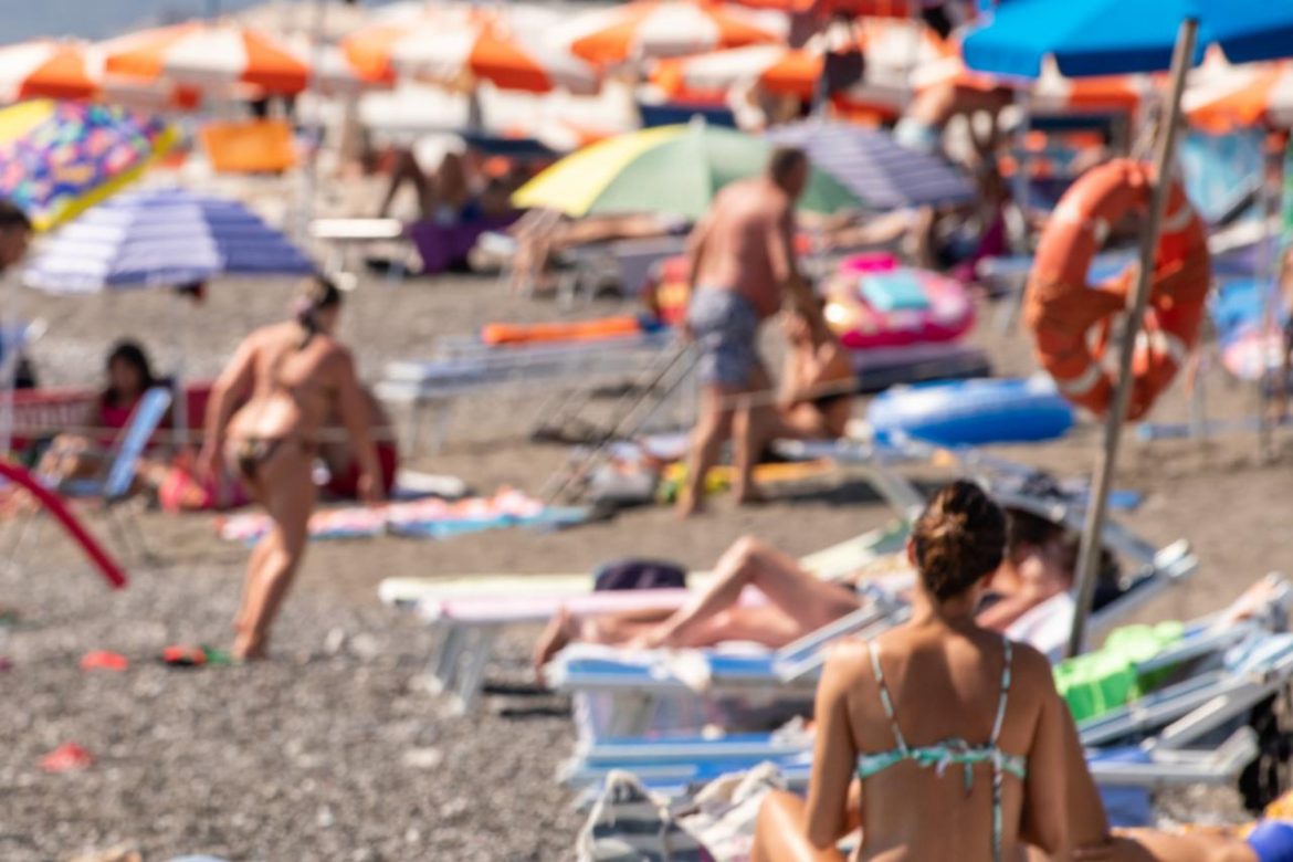 spiaggia_senzamascherina_ipa_fg.jpg