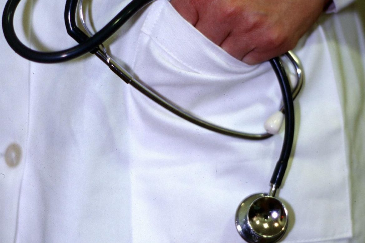 medico_stetoscopio_fg_3-5-2735589241.jpg