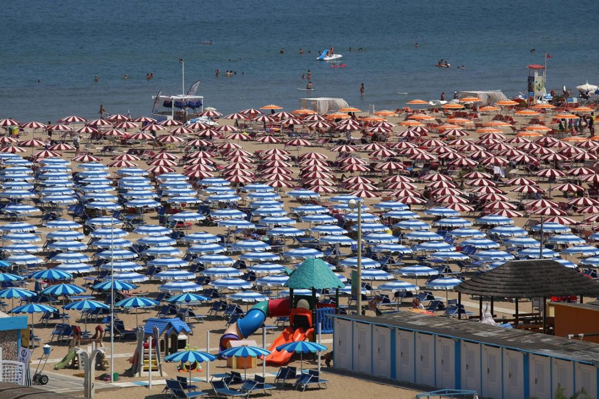 spiaggia_ombrelloni_lido_fg.jpg