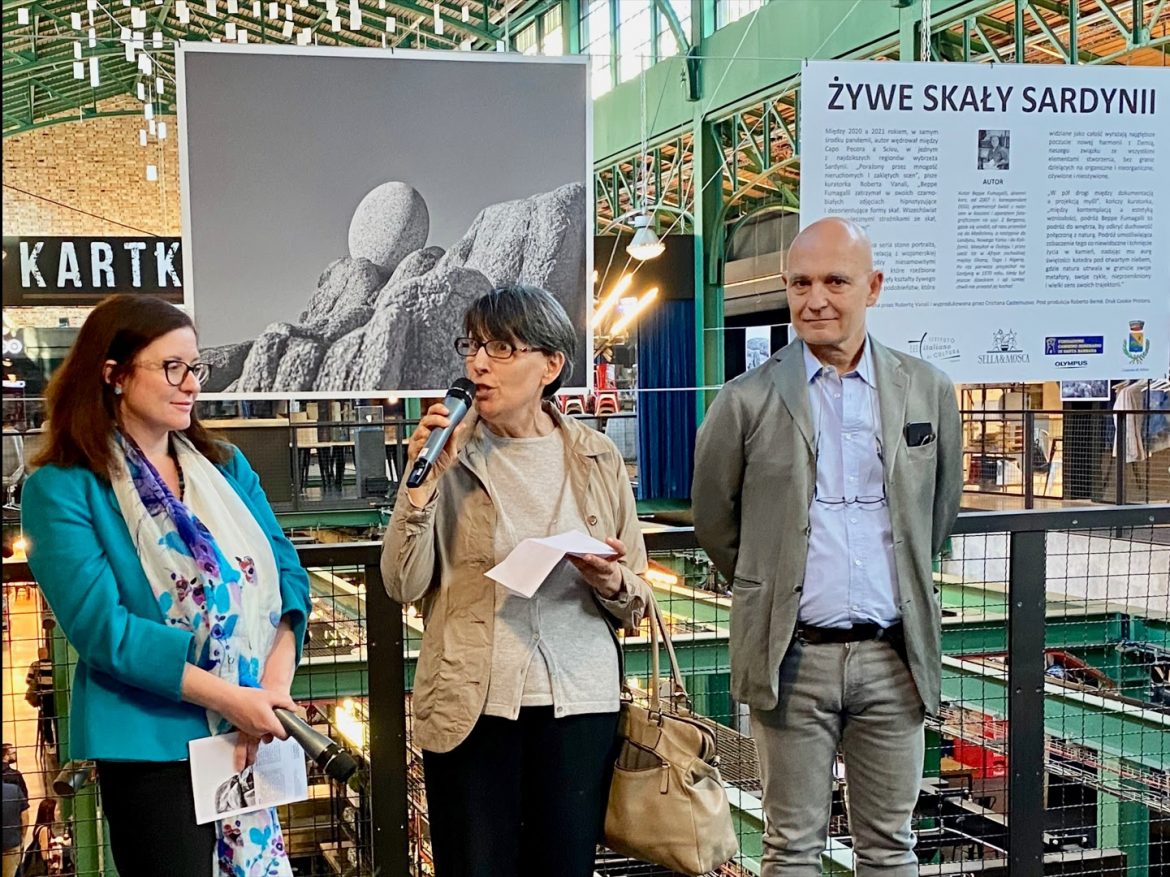 1C0DDF43-4187-4288-9AA3-B84DF1687984