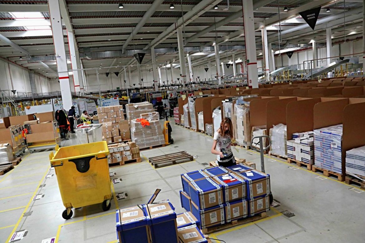 abf15618opendayamazon_53.jpg