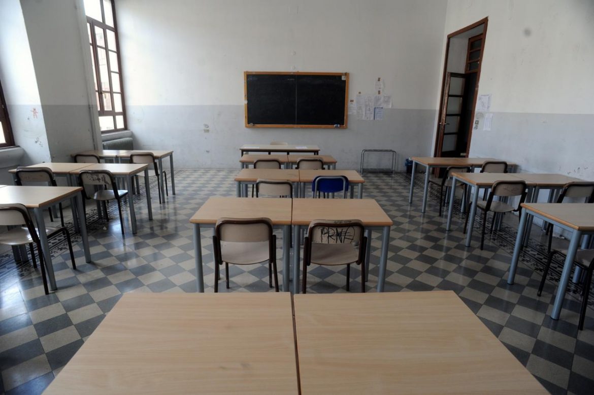 scuola_banchi_fg.jpg