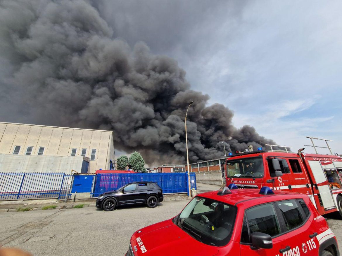 san_giuliano_milanese_incendio_Fg.jpg