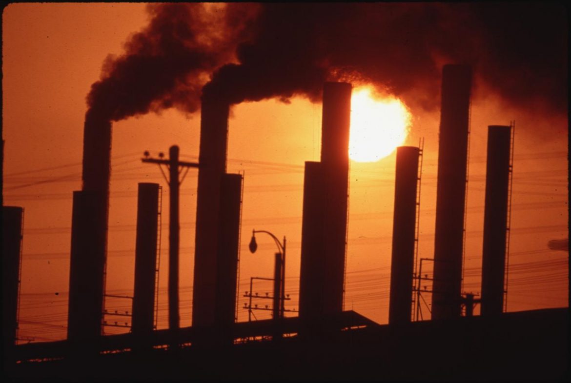 U.S._STEEL_PLANT._RED-ORANGE_COLOR_IS_CHARACTERISTIC_OF_STEEL_PLANT_EMISSION_-_NARA_-_545414.jpg