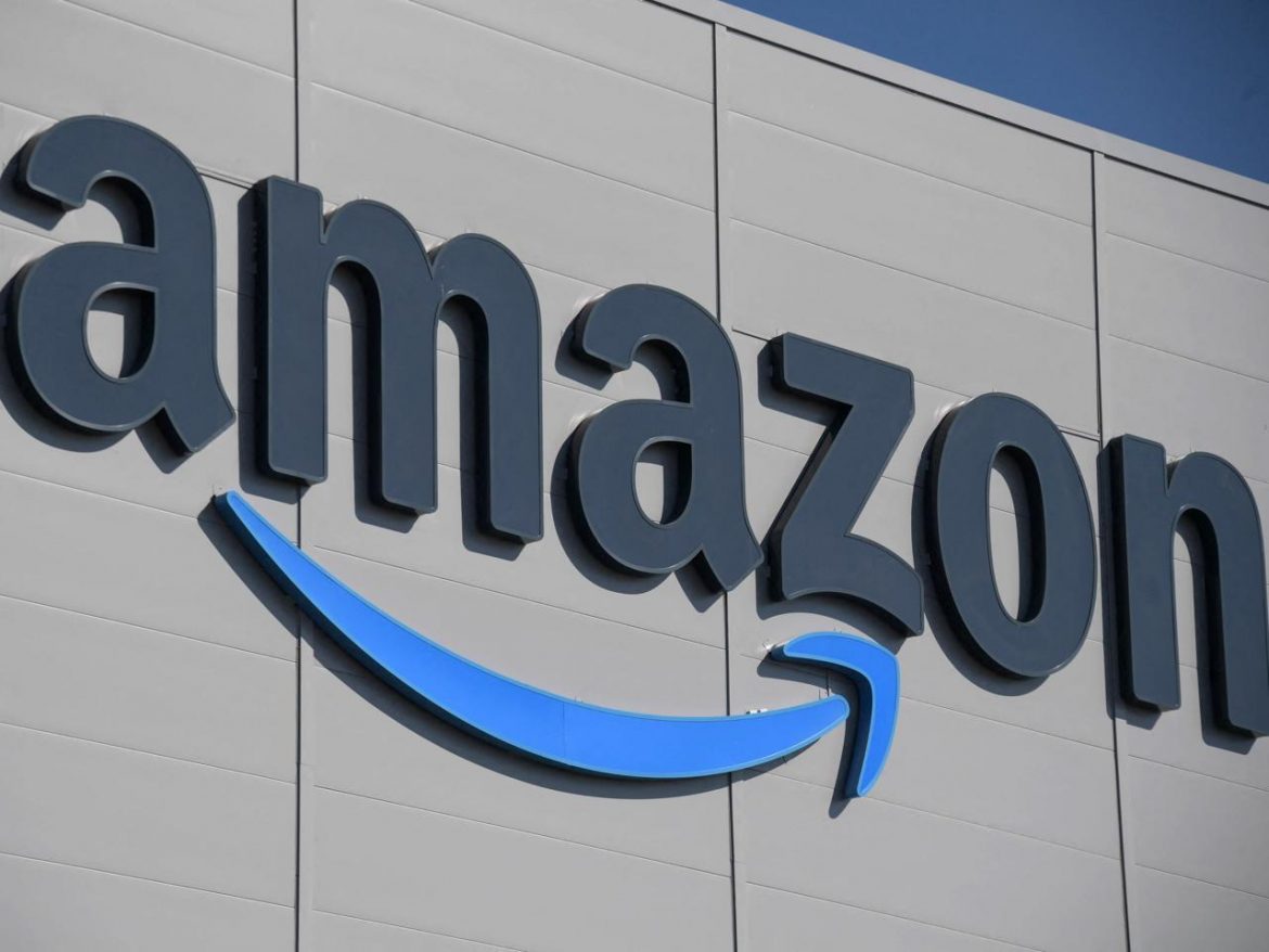 amazon_scrittaAFP.jpg