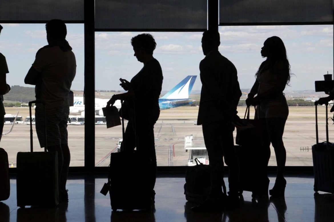 Aeroporto_fila_trolley_fg.jpg