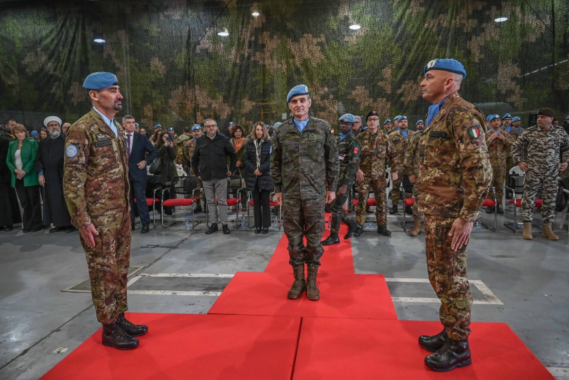 63BEFBAD-5AF6-41C7-9FC1-5180630988A1