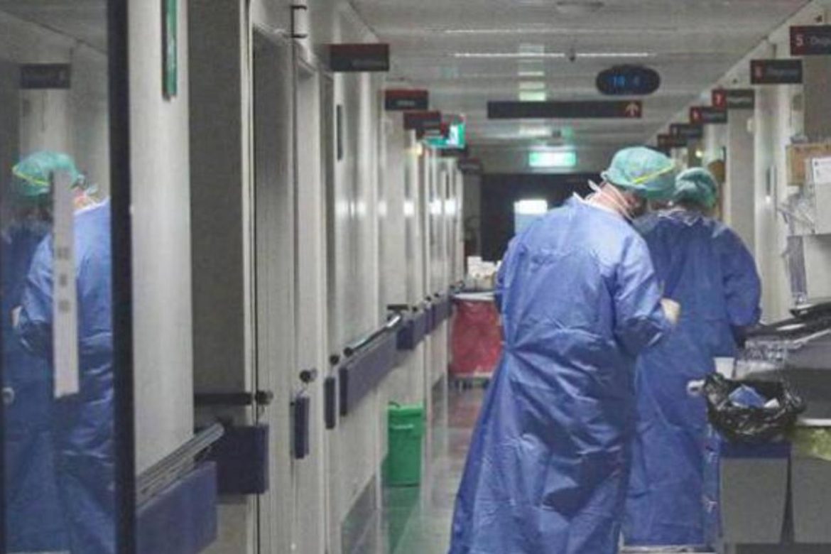 coronavirus_medici_infermieri_ospedale_taglio_fg.jpg