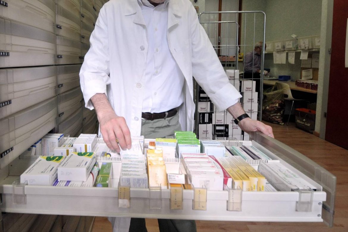 farmacia1_ftg_3-3-1568603780_3-3-2946684686_3-4-1930824362_3-4-4020524145.jpg