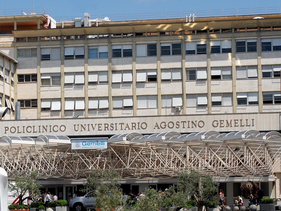 Gemelli_policlinico_entrata_Fg-kZIF-1280×960@Web.jpg