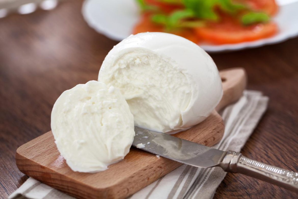 mozzarella_123Rf.jpg