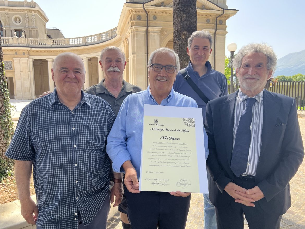 Nello Scipioni con la Pergamena