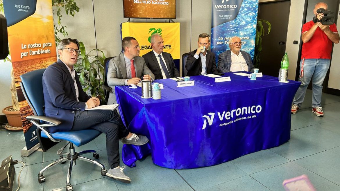 conou_veronico_comm.jpg