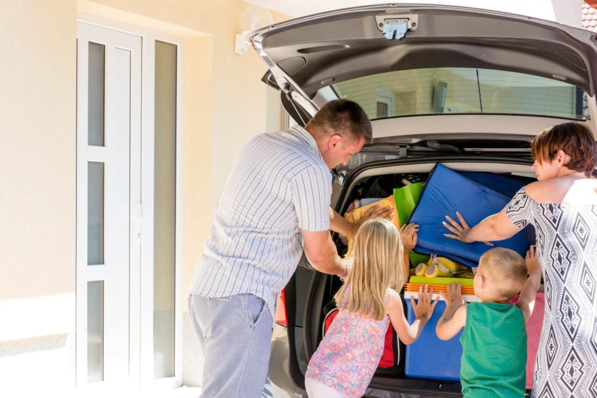 famiglia_auto_vacanze_bagagli_canva_20230811171219.jpg