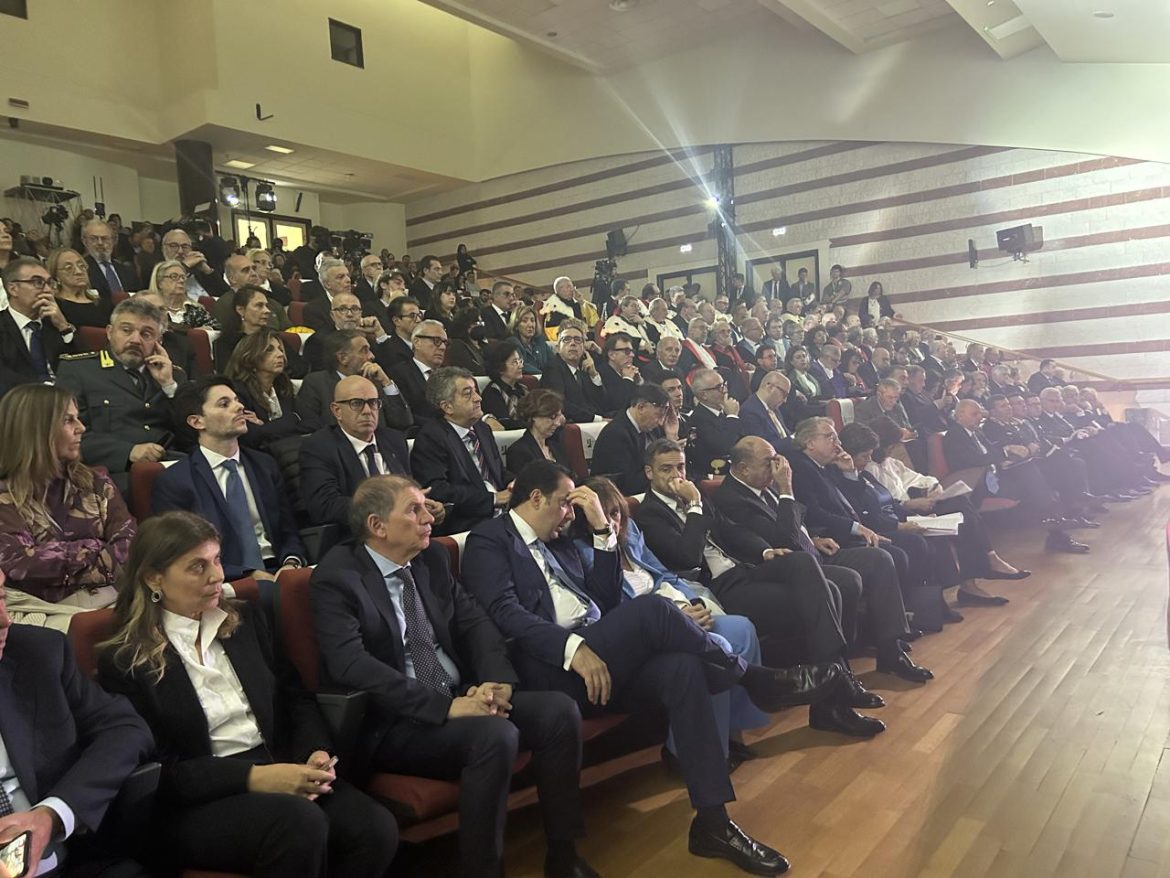 tor_vergata_inaugurazione_anno_23_24_platea_comm.jpeg