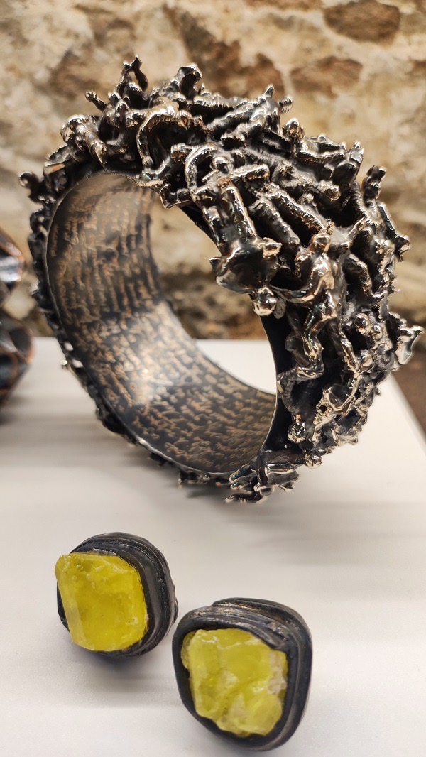 7FF0FA8F-C399-42F0-ADB1-FA4CBBA1D7D7