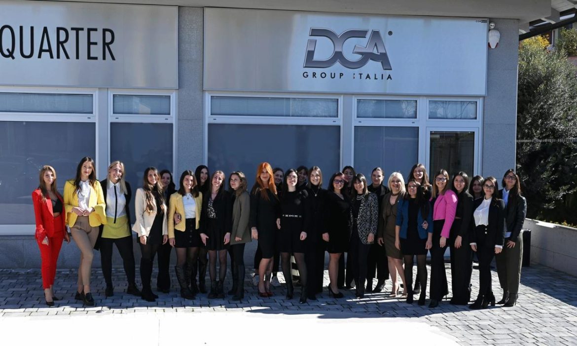 DGA-Staff-Donne133361.jpg
