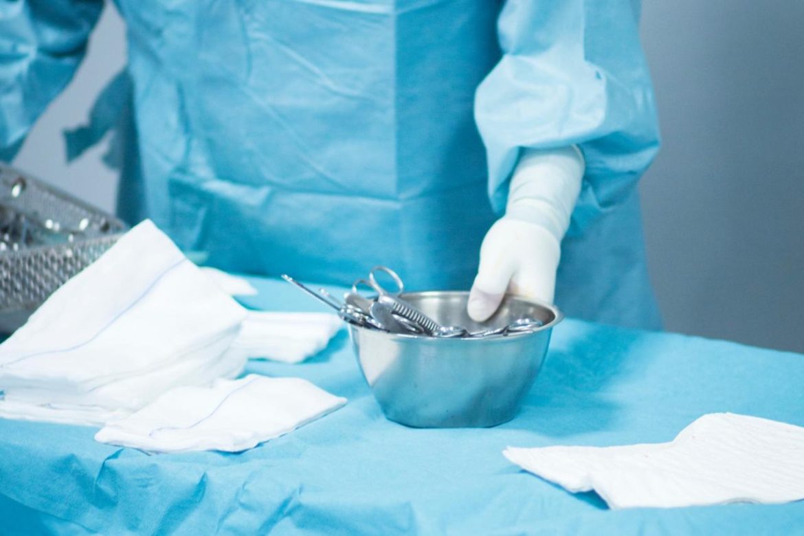 medico_sala_chirurgica_123Rf.jpg