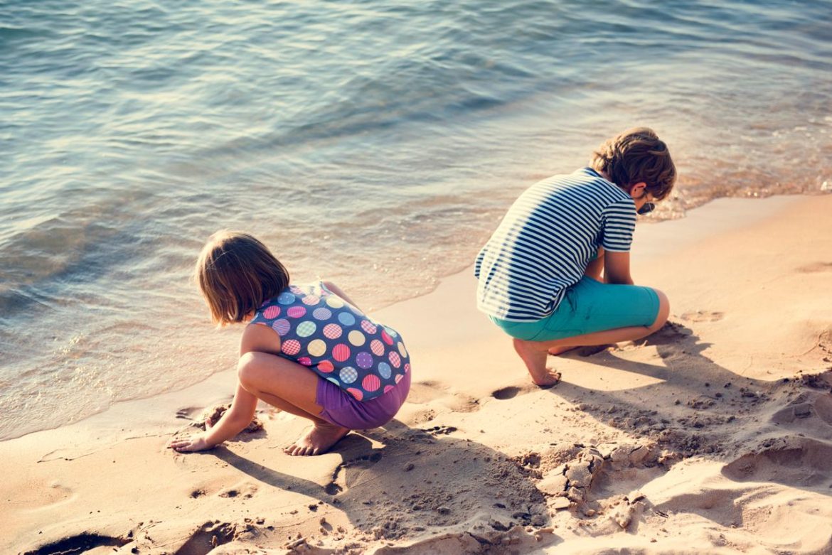 spiaggia_bambini_123RF_free.jpg