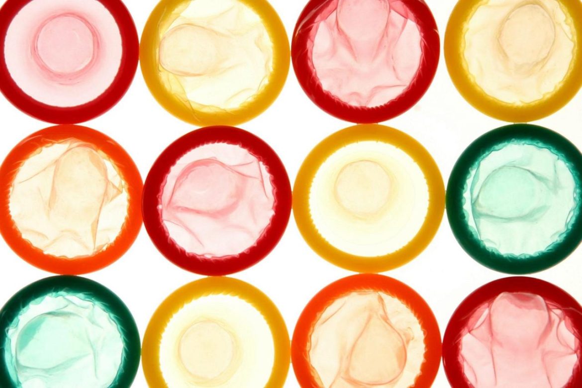 preservativi_condom_colorati_fg_ipa.jpg