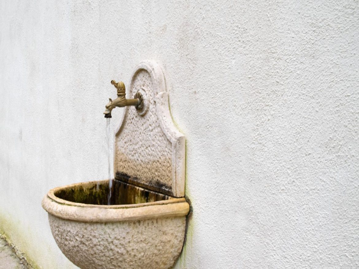 fontanella_pubblica_adobe_free.png