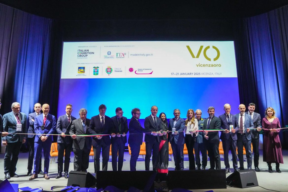VOJ25_opening_comm.jpg