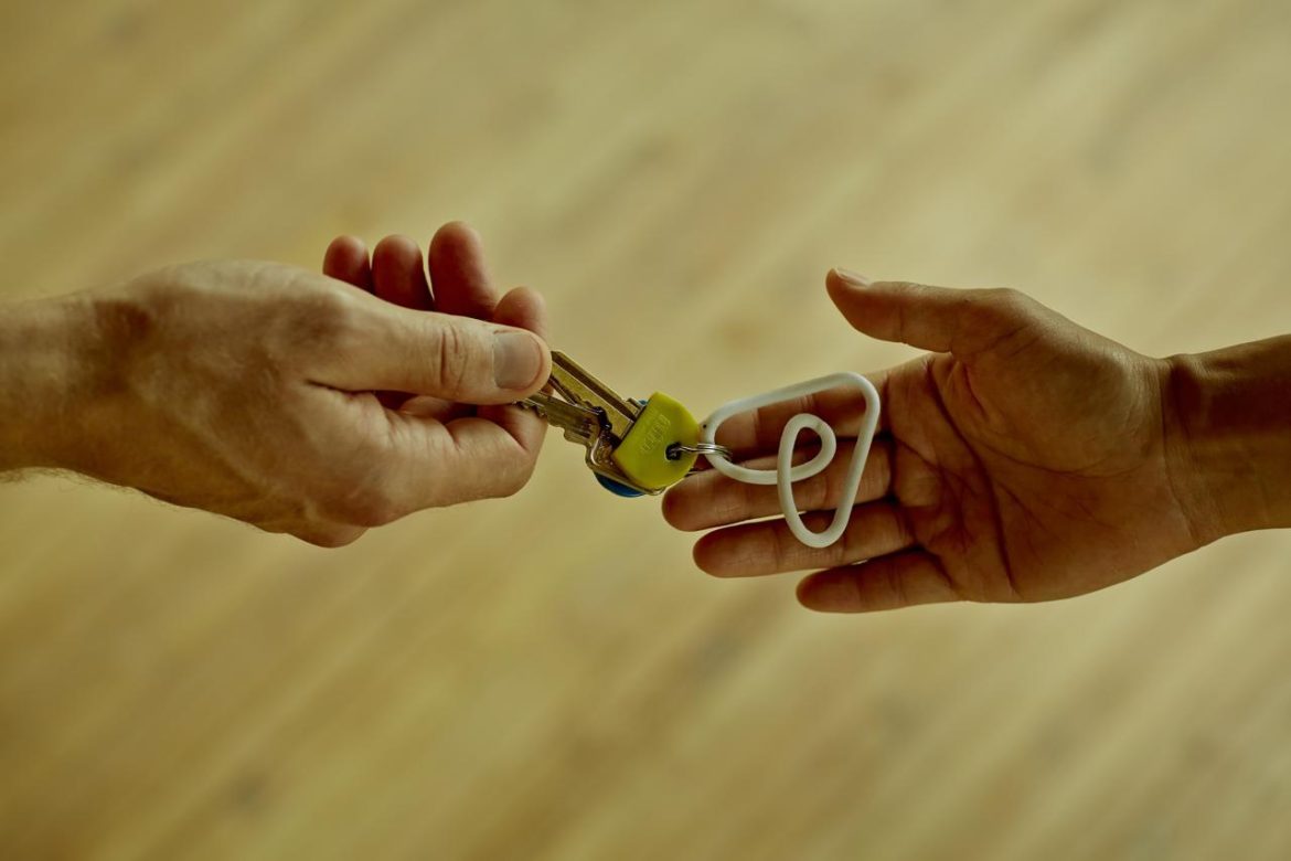 Airbnb_comm.jpg