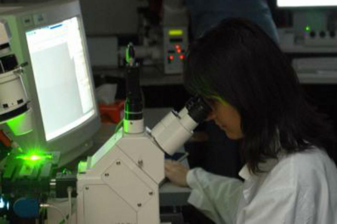 Sclerosi_laboratorio_ricerca_Fg-k00H-1280×960@Web.jpg