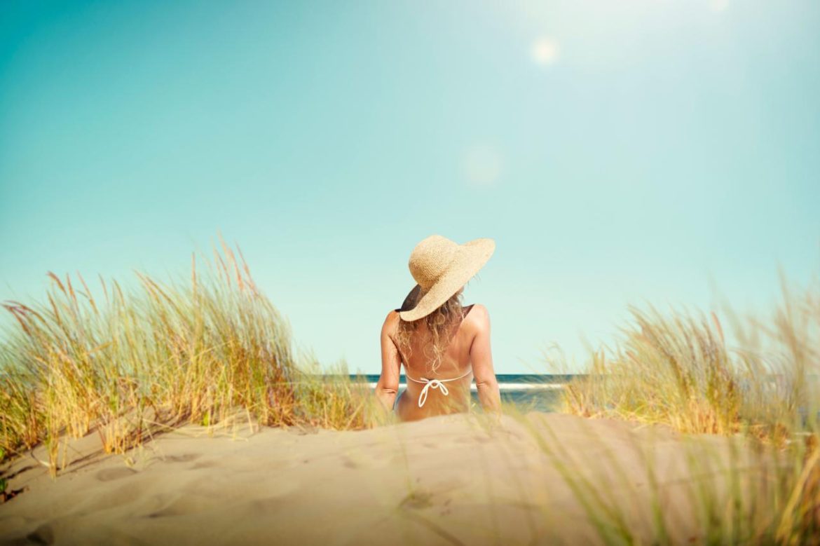 donna_spiaggia_mare_123rf.jpg